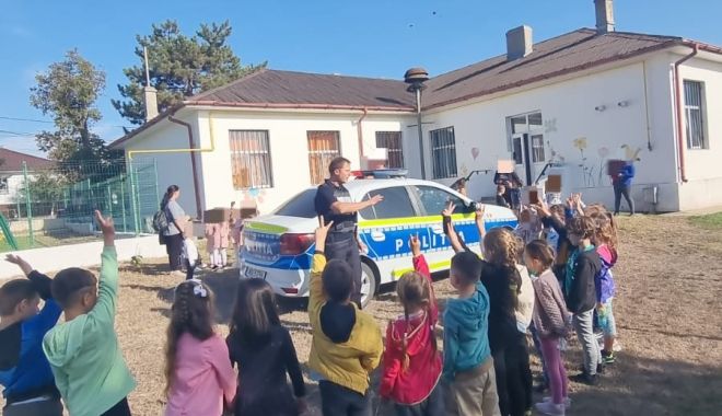 Elevii din Techirghiol, faţă în faţă cu poliţiştii, cu ocazia „Şcolii Altfel”