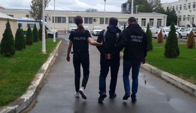 Femeie lăsată fără portofel, la Constanţa! Suspectul ar fi sustras şi alte bunuri dintr-o curte - img20231102wa0043-1698928622.jpg