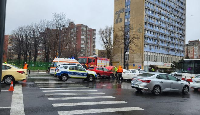 Galerie FOTO. Accident rutier la Constanţa, între două maşini. O victimă! - img20240325wa0000-1711354335.jpg