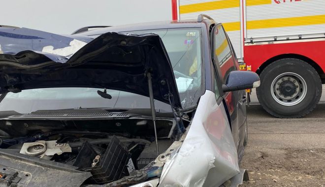 Accident rutier între o mașină și un camion în județul Constanța. Numărul victimelor se ridică la două