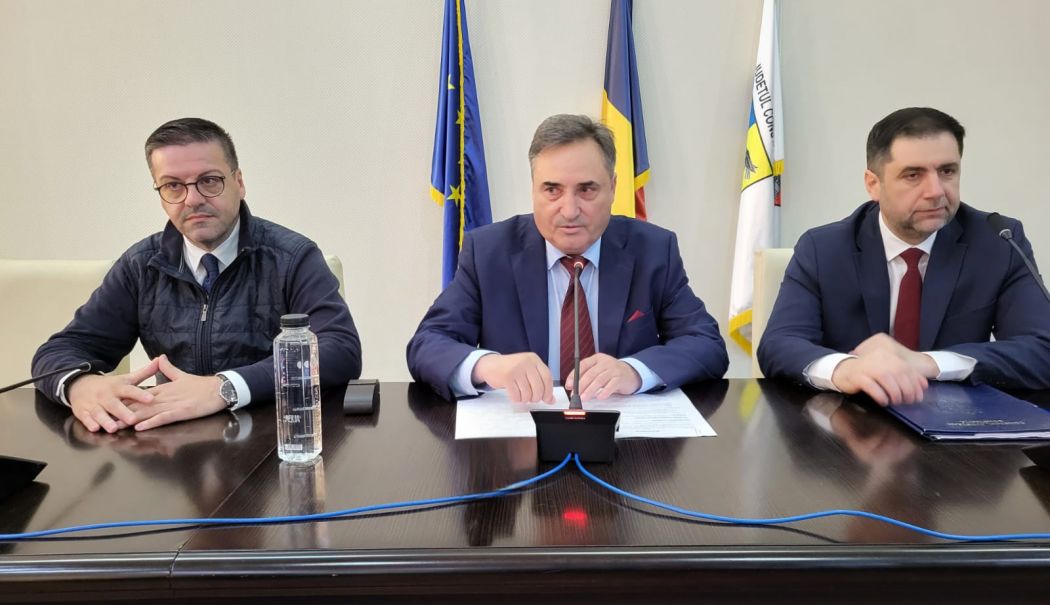 Elevii au motive de bucurie! 25 de microbuze şcolare electrice, distribuite în judeţul Constanţa - img20240424wa0005-1713949846.jpg