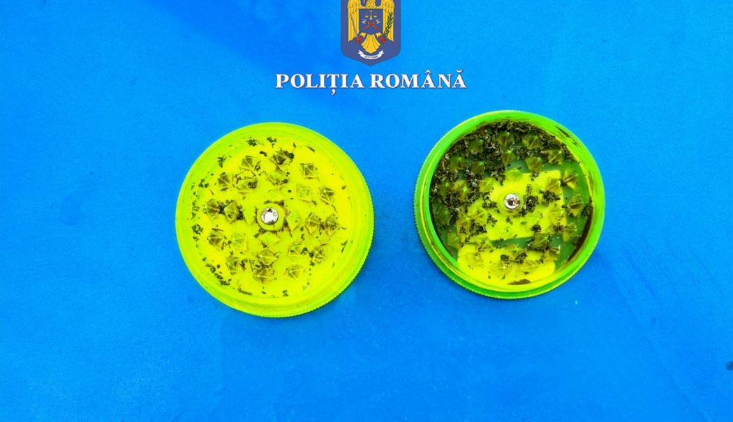 Poliţiştii din Constanţa au găsit droguri asupra unui tânăr, pasager într-o maşină condusă de o fată de 18 ani - img20240507wa0003-1715071902.jpg