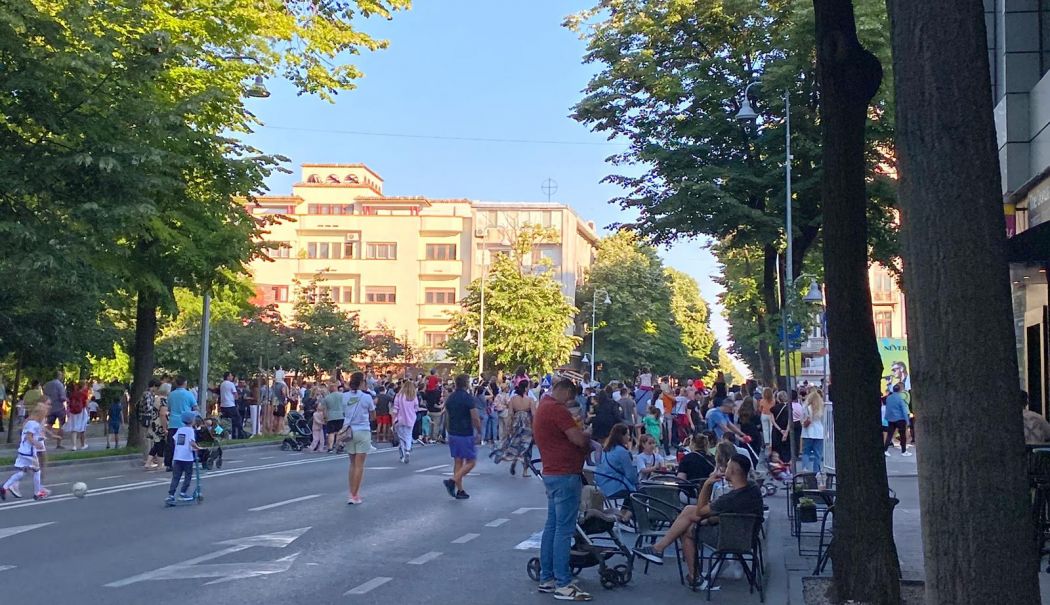 VARA A ÎNCEPUT ÎN FORȚĂ! Peste 30.000 de turiști pe litoral, în acest weekend!