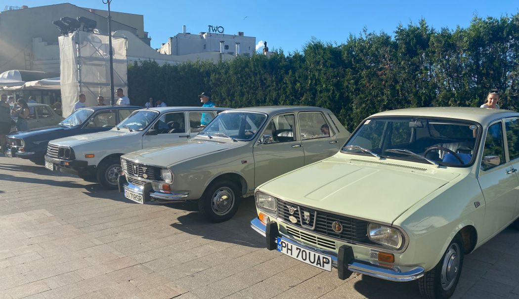 Foto / Spectacol în Piața Ovidiu! Evenimentul Dacia Clasic a reunit zeci de iubitori ai legendarelor autoturisme - img20240615wa0030-1718467142.jpg