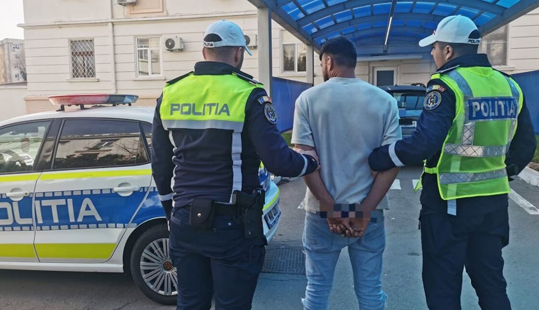 Bărbat reținut după ce a spart o mașină și a furat mai multe obiecte - img20250310wa00991e1741610601425-1759409010.jpg