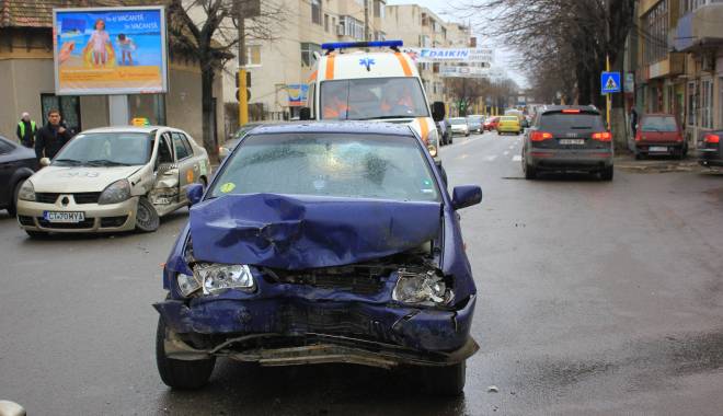 Galerie FOTO. Accident rutier în centrul Constanței - img2134-1424860106.jpg