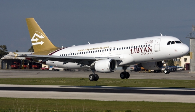 Avion deturnat în Malta. Atacatorii amenință că aruncă avionul în aer - img2338-1482498488.jpg