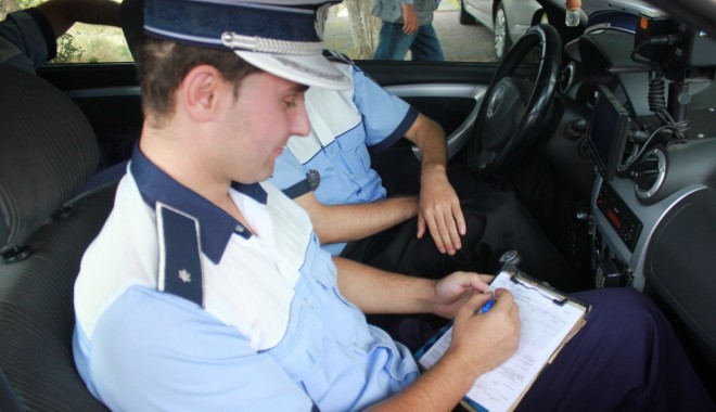 Sute de șoferi din Constanța, amendați pentru depășirea vitezei legale - img25991373973043-1384783991.jpg