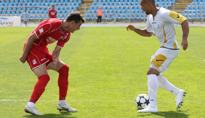 Fotbal / FC Farul - Delta Tulcea 3-0 / Galerie foto - img2684-1347780787.jpg