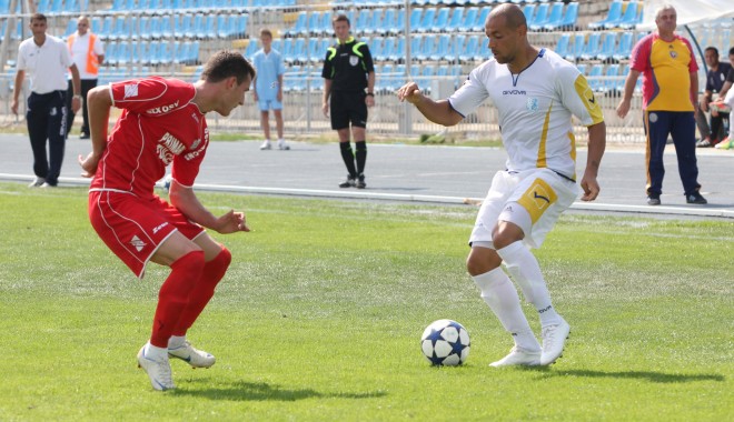 Fotbal / FC Farul - Delta Tulcea 3-0 / Galerie foto - img2688-1347736227.jpg