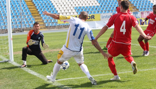 Fotbal / FC Farul - Delta Tulcea 3-0 / Galerie foto - img2699-1347736322.jpg