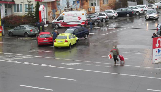 Galerie FOTO. Haos pe bulevardul I.C. Brătianu. Mai multe mașini implicate într-un accident. Două victime. Update - img2780-1416568818.jpg