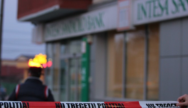 Poliția are doi suspecți în jaful armat de la Sanpaolo Bank - img2789-1335341094.jpg