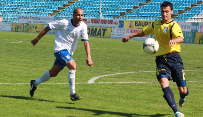 Fotbal / FC Farul a pierdut partida cu CF Brăila / Galerie foto - img2954-1379770687.jpg