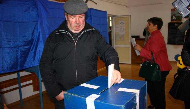 Fraudă la vot? Așteptăm sesizări, imagini, incidente de la secțiile de votare, pe adresa redacției - img2965-1414917108.jpg