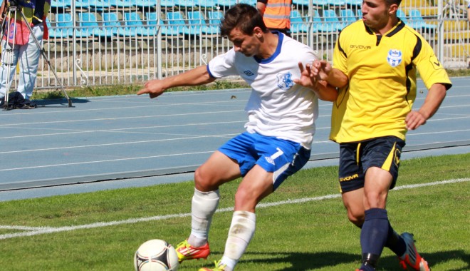 Fotbal / FC Farul a pierdut partida cu CF Brăila / Galerie foto - img2984-1379770598.jpg
