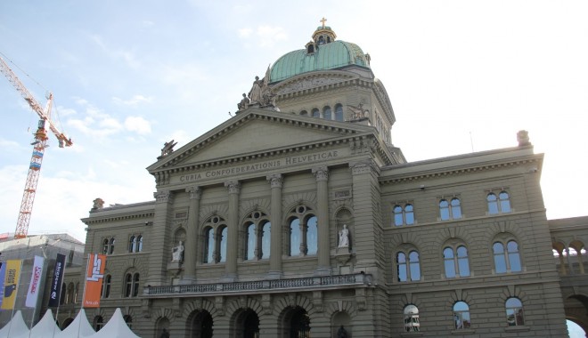 Elveția: Blocarea fondurilor a 20 de responsabili ucraineni; anchetă penală împotriva lui Viktor și Oleksandr Ianukovici - img3125-1393589384.jpg