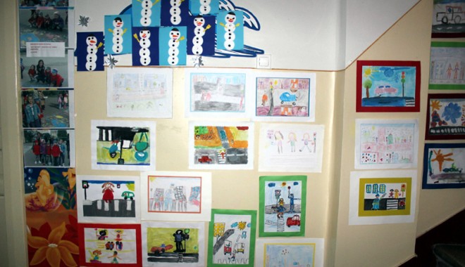 143 de desene pe teme rutiere au fost jurizate  la Grădinița 