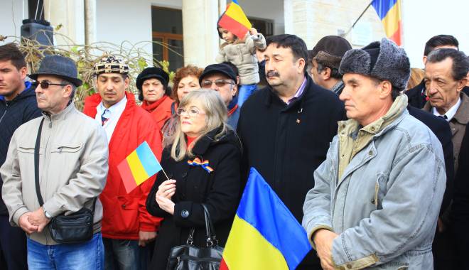 GALERIE FOTO. ZIUA NAȚIONALĂ A ROMÂNIEI, CELEBRATĂ LA CONSTANȚA - img3630-1448966157.jpg