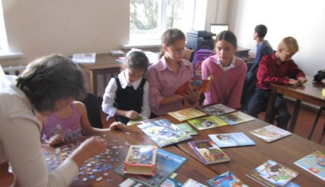 Centre comunitare pentru copii, în cinci sate constănțene - img3754200510-1316724239.jpg