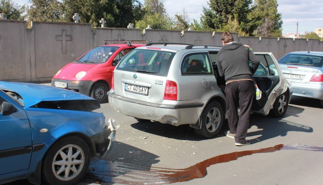 Foto / Accident rutier în lanț, în CONSTANȚA - img3920-1380017545.jpg