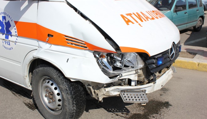Cum s-a produs accidentul de la ICIL, în care a fost implicată o ambulanță / Galerie foto - img4048-1331648652.jpg