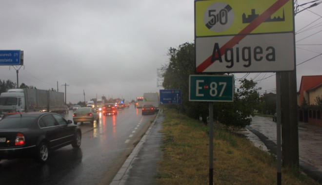 TIR-urile vor traversa canalul, la Agigea, cu gabara - img51911380616130-1380799361.jpg