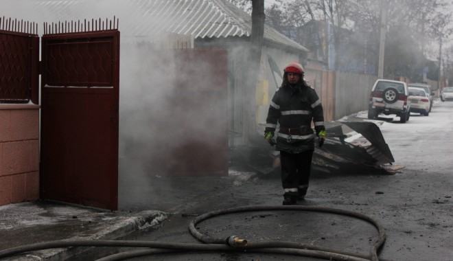 Galerie FOTO / Un incendiu a nimicit o vilă din municipiul Constanța - img5488-1355922379.jpg