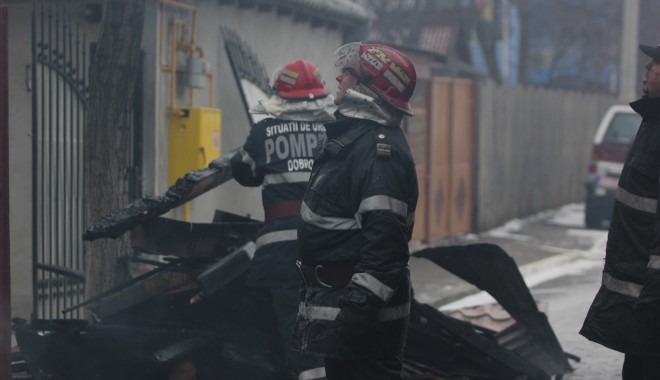 Galerie FOTO / Un incendiu a nimicit o vilă din municipiul Constanța - img5569-1355922459.jpg