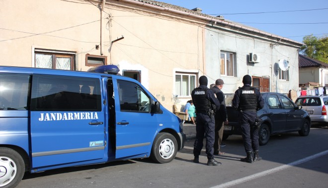 UPDATE - Percheziții de amploare în Constanța. 12 traficanți de droguri, duși la audieri- Galerie FOTO - img5791-1413272323.jpg