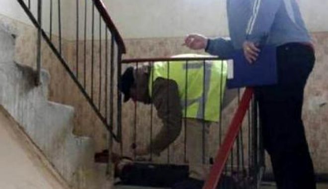 Un bărbat a murit, după ce a căzut printre balustrade, de la etajul 3 - img6-1552139455.jpg