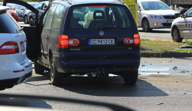 GALERIE FOTO / DEZASTRU ÎN INTERSECȚIA DE LA GARĂ. Mașină de Bulgaria urmărită de Poliție a intrat în plin în mașina primarului - img6202-1470382889.jpg