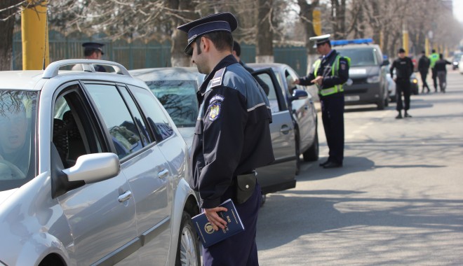 Razie în Constanța. Polițiștii au ieșit în stradă | GALERIE FOTO - img6303-1332331012.jpg