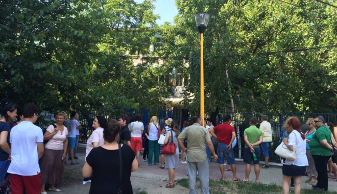 Bacalaureat 2016. Subiectele la Istorie, proba obligatorie a profilului Uman: Evoluția României postbelice. Ce subiecte au picat la Matematică - img63821467621625-1467794982.jpg