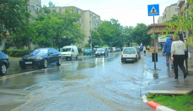 AVERTIZARE METEO: SE STRICĂ VREMEA IAR! FURTUNI și PLOI, în weekend, la CONSTANȚA - img67991464438930-1478863180.jpg
