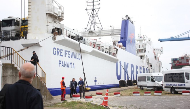 Eveniment la Marea Neagră. A fost inaugurată linia de ferry-boat Constanța - Batumi - Ilyichevsk - img6826-1413481004.jpg