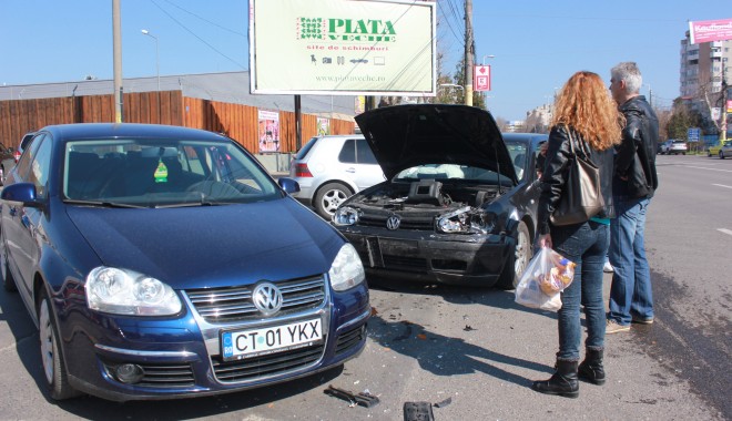 GALERIE FOTO / CARAMBOL în intersecție, în dreptul Iowemed - img7052-1395403404.jpg