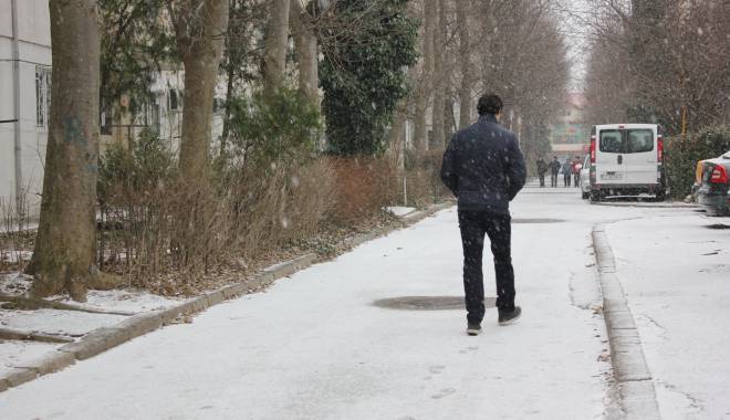 Galerie FOTO. Iarna și-a intrat în drepturi, la Constanța. Ninge ca în povești! - img7071-1420374740.jpg
