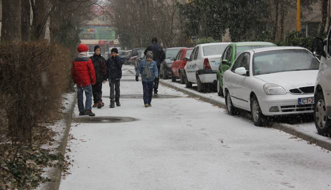 Galerie FOTO. Iarna și-a intrat în drepturi, la Constanța. Ninge ca în povești! - img7073-1420374788.jpg