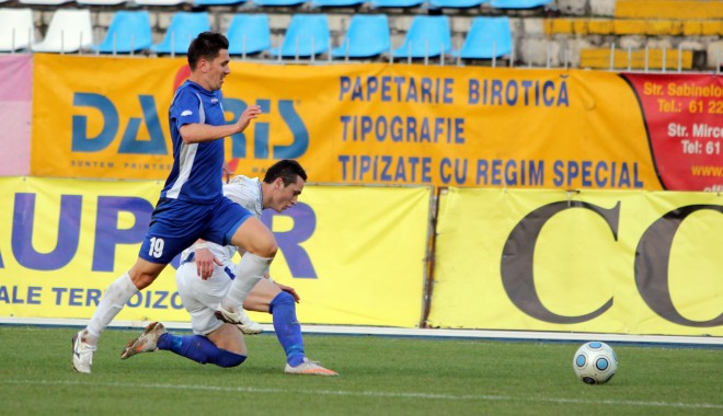 Fotbal / FC Farul învinge CS Otopeni pe final de meci / Galerie foto - img8801-1333127494.jpg