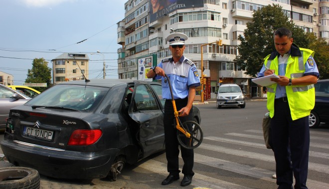 Galerie FOTO. Accident rutier în Constanța. Mașină de pompieri oprită din misiune de un șofer indisciplinat. Victima, un copil de trei ani - img9309-1411385990.jpg