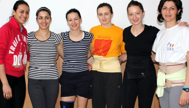 Lotul olimpic feminin de spadă se antrenează la Constanța - img9462-1333454705.jpg