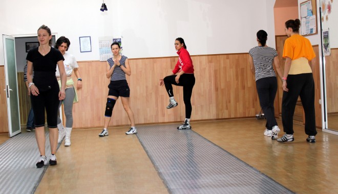 Lotul olimpic feminin de spadă se antrenează la Constanța - img9468-1333454717.jpg