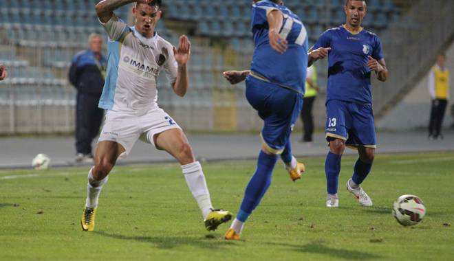 Galerie foto. S-au marcat cinci goluri în meciul dintre FC Farul Constanța și FC Academica Clinceni - img9696-1442603000.jpg