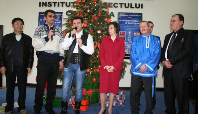 Târg de binefacere la Prefectură, pentru azilul din Poarta Albă - img9973-1323627888.jpg