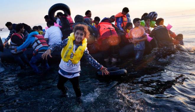 Franța și Germania consideră că fluxul de imigranți trebuie redus - imigranti-1449579336.jpg
