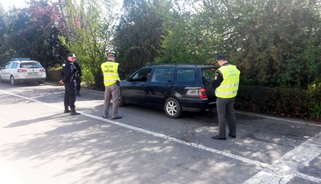 Garda de Coastă  și Jandarmeria, misiuni  de amploare în județul Constanța împotriva migrației clandestine - imigranti-1460562753.jpg