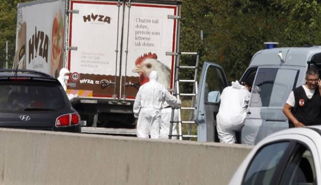 Peste 70 de imigranți morți, în camionul descoperit pe o autostradă din Austria - imigranti1-1440747528.jpg