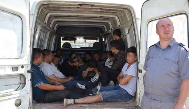 700 dolari pentru o viață mai bună.  Visul imigranților, spulberat de polițiștii din Constanța - imigranticonstanta2-1500912139.jpg