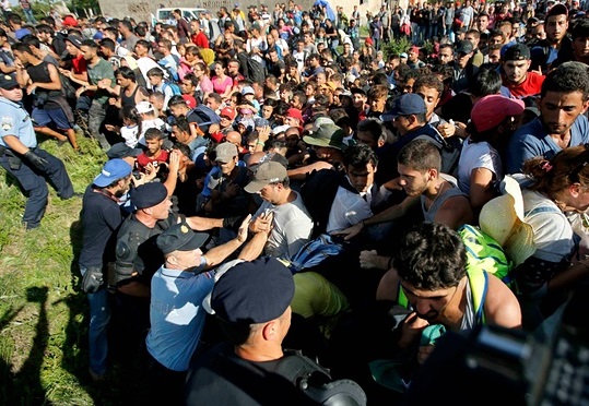 Croația: Noi transferuri de imigranți spre Slovenia - imigranticroatia-1445163207.jpg